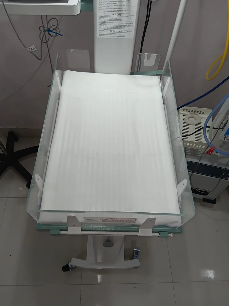 Polyster Cotton NICU Bedsheet